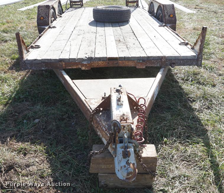 image for item DA1472 2001 Titan utility trailer