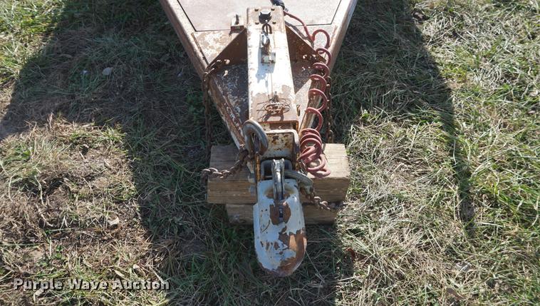 image for item DA1472 2001 Titan utility trailer