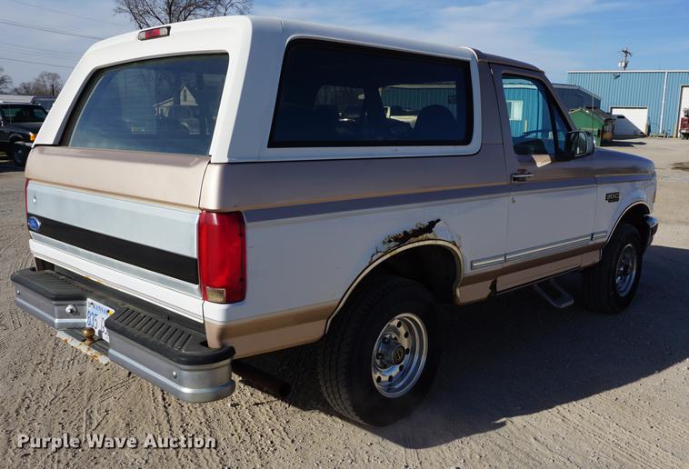image for item DA1484 1996 Ford Bronco SUV