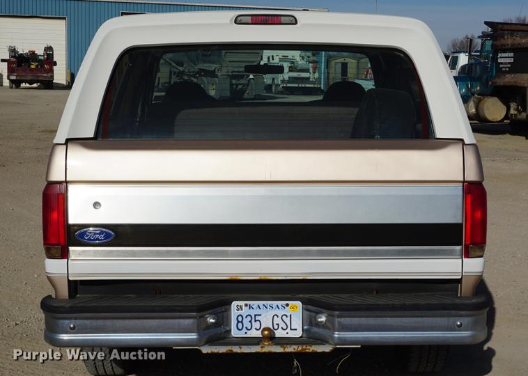 image for item DA1484 1996 Ford Bronco SUV