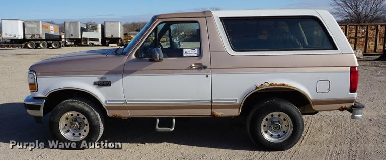image for item DA1484 1996 Ford Bronco SUV