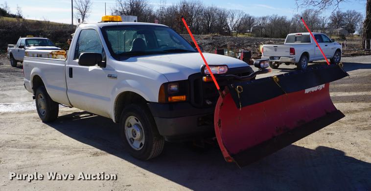 image for item DA1495 2006 Ford F250 Super Duty pickup truck