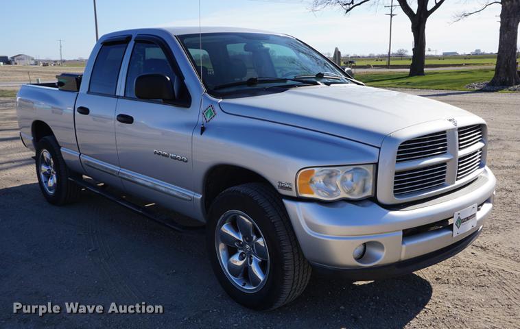 image for item DA1498 2004 Dodge Ram 1500 Laramie Quad Cab pickup truck