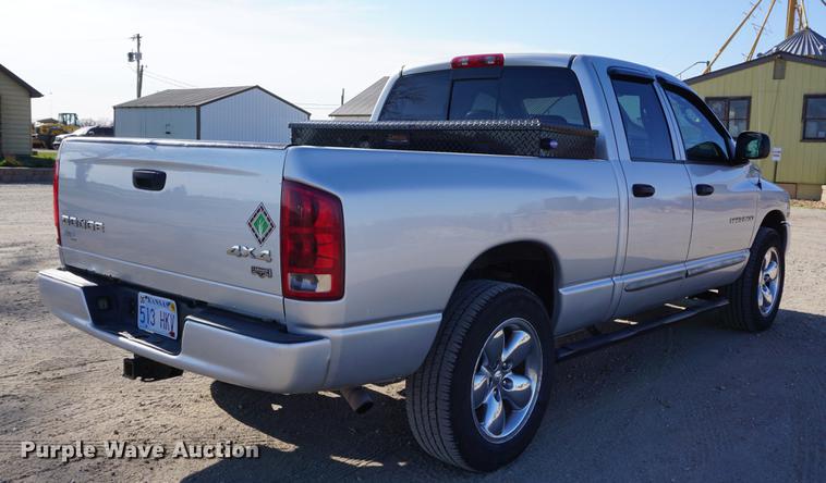 image for item DA1498 2004 Dodge Ram 1500 Laramie Quad Cab pickup truck
