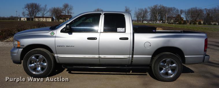 image for item DA1498 2004 Dodge Ram 1500 Laramie Quad Cab pickup truck