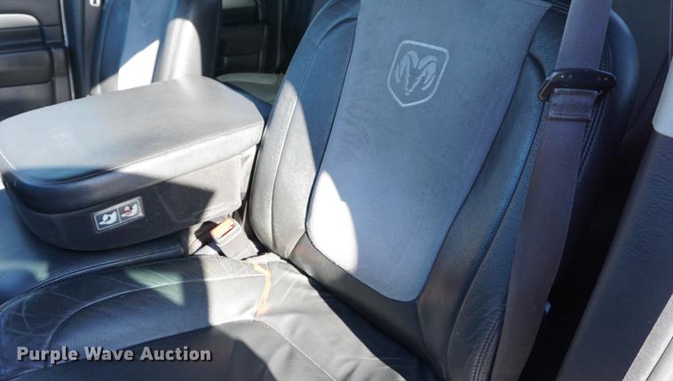 image for item DA1498 2004 Dodge Ram 1500 Laramie Quad Cab pickup truck