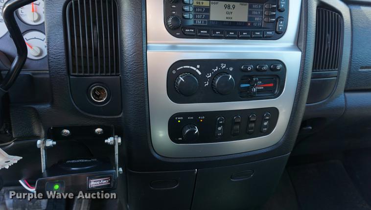 image for item DA1498 2004 Dodge Ram 1500 Laramie Quad Cab pickup truck