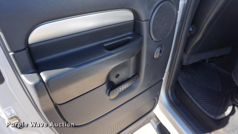 image for item DA1498 2004 Dodge Ram 1500 Laramie Quad Cab pickup truck