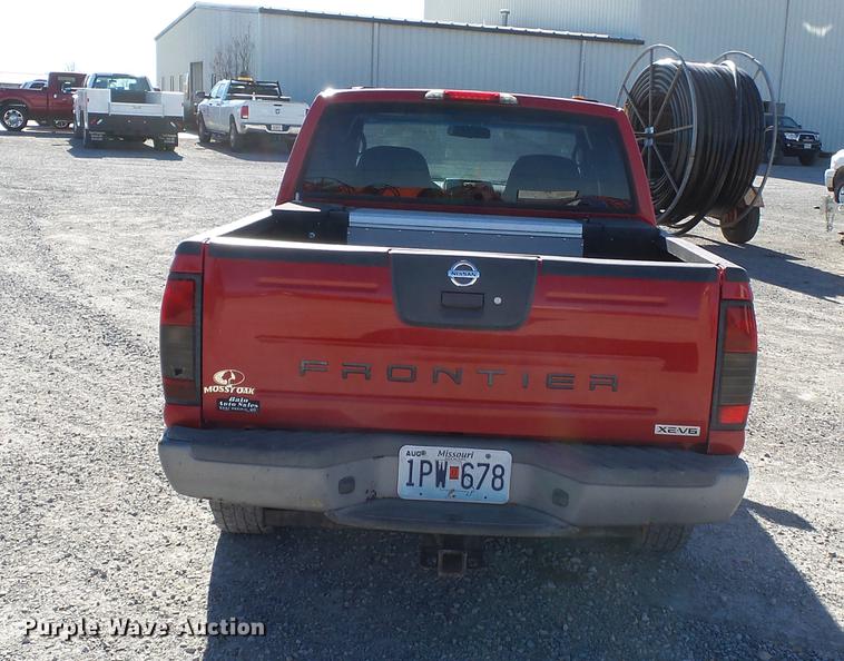 image for item DA2453 2003 Nissan Frontier Crew Cab pickup truck