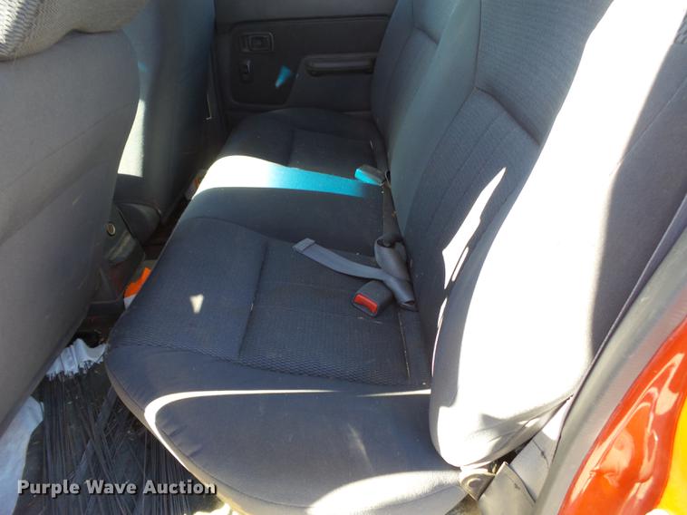 image for item DA2453 2003 Nissan Frontier Crew Cab pickup truck