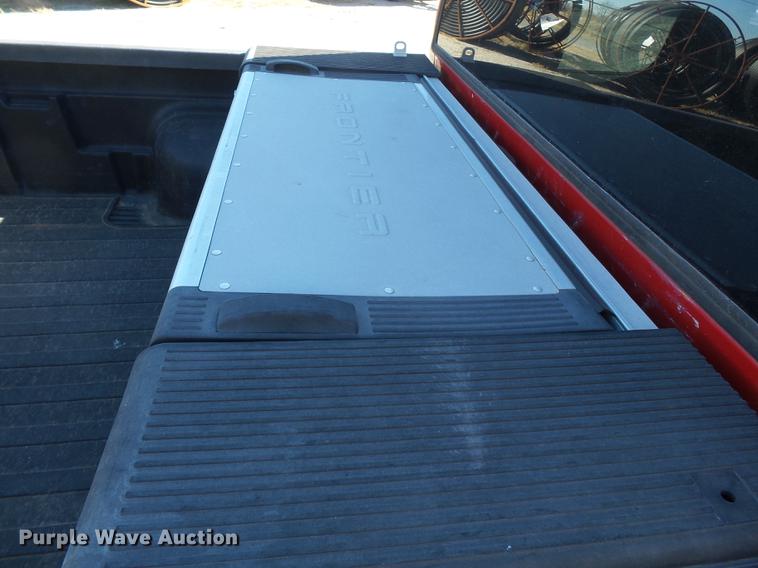 image for item DA2453 2003 Nissan Frontier Crew Cab pickup truck