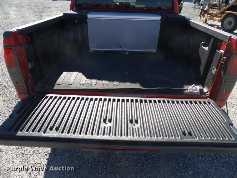 image for item DA2453 2003 Nissan Frontier Crew Cab pickup truck