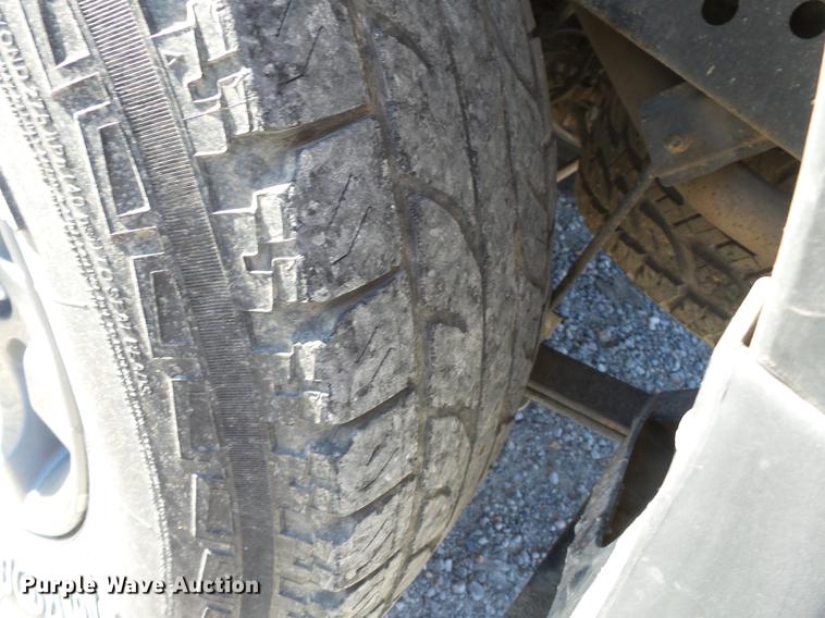 image for item DA2453 2003 Nissan Frontier Crew Cab pickup truck