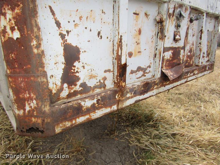 image for item DA3247 1969 Monon dry van trailer