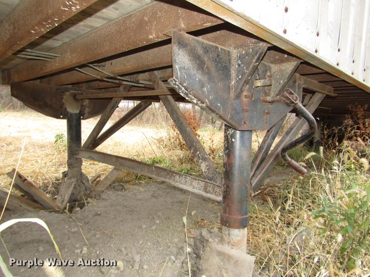 image for item DA3247 1969 Monon dry van trailer