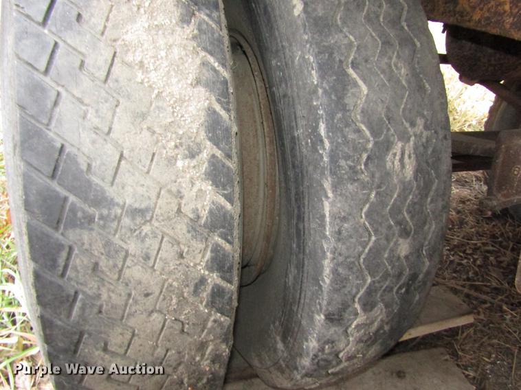 image for item DA3247 1969 Monon dry van trailer