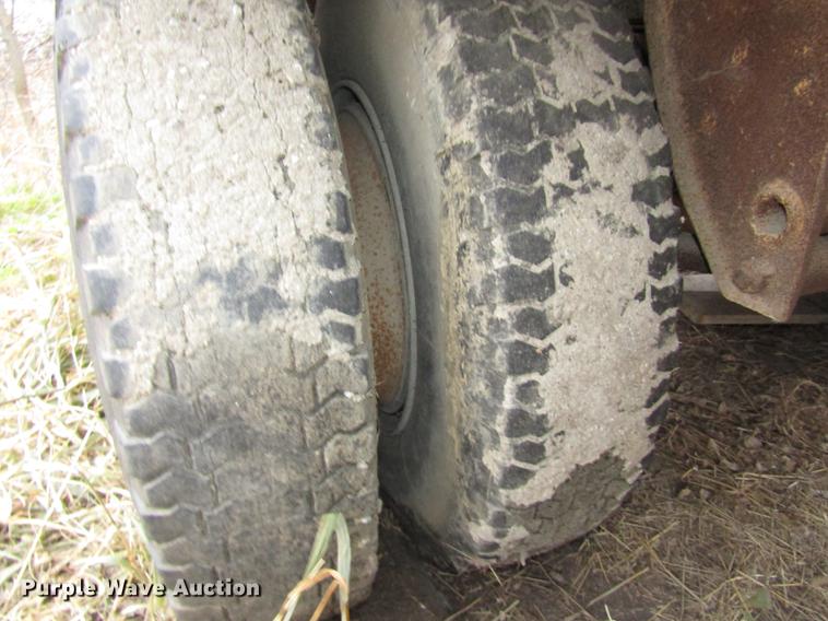 image for item DA3247 1969 Monon dry van trailer