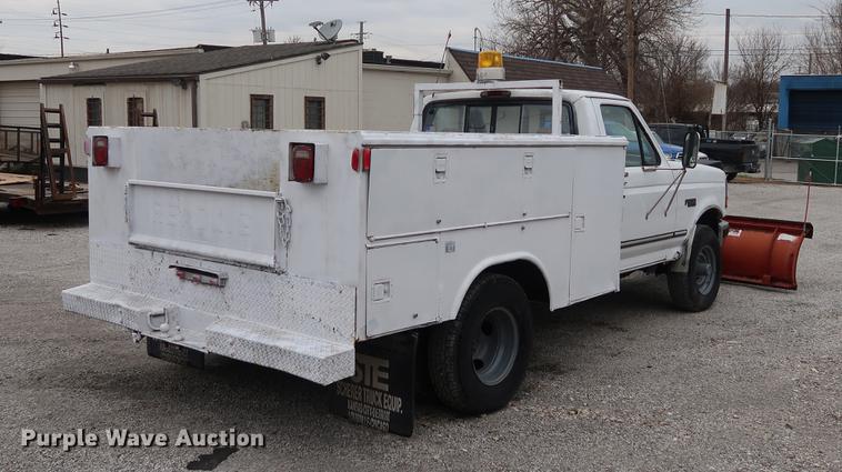 image for item DA6557 1995 Ford F250 utility bed pickup truck