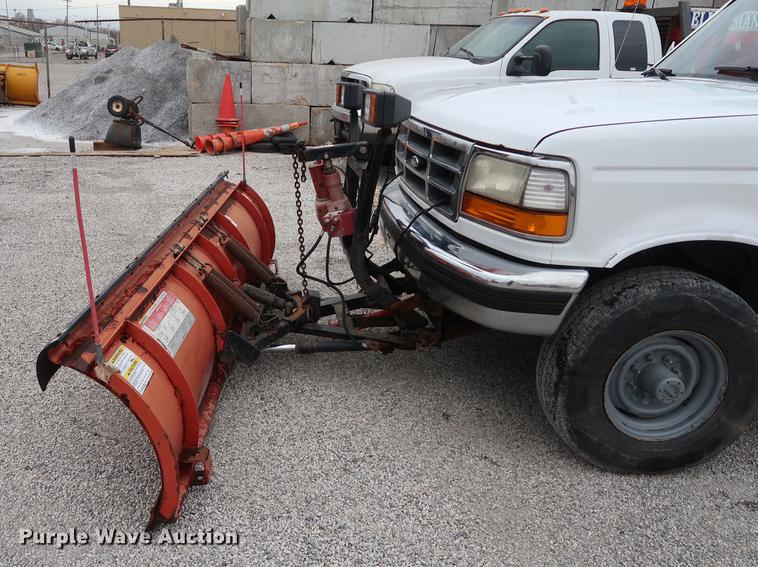 image for item DA6557 1995 Ford F250 utility bed pickup truck