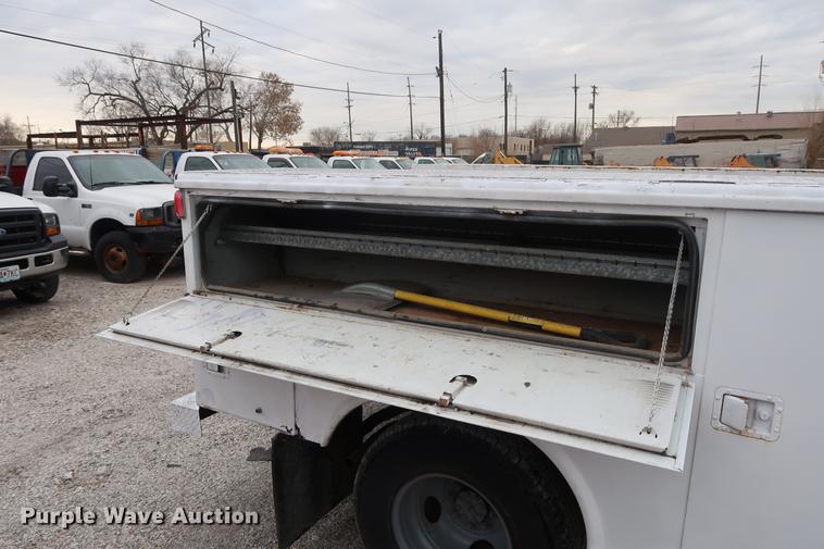 image for item DA6557 1995 Ford F250 utility bed pickup truck