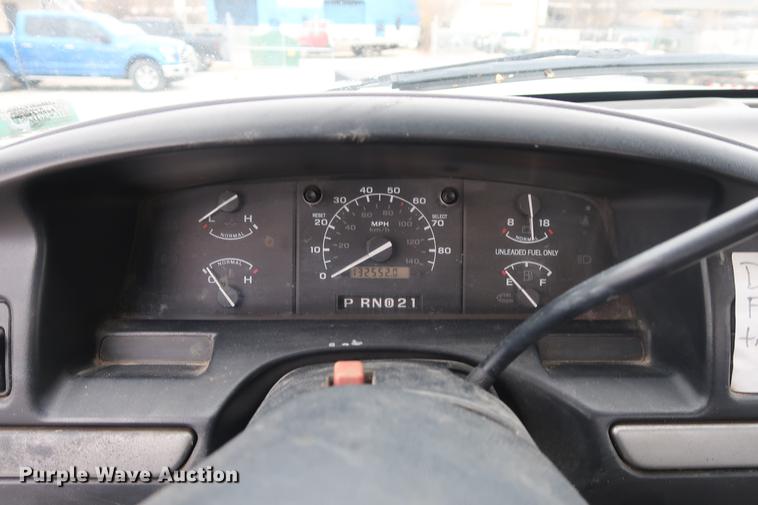 image for item DA6557 1995 Ford F250 utility bed pickup truck