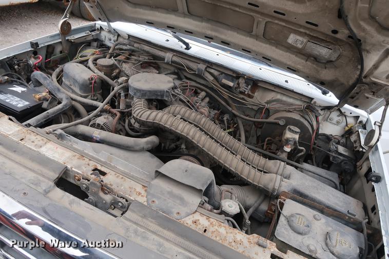 image for item DA6557 1995 Ford F250 utility bed pickup truck