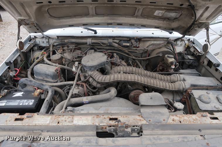 image for item DA6557 1995 Ford F250 utility bed pickup truck