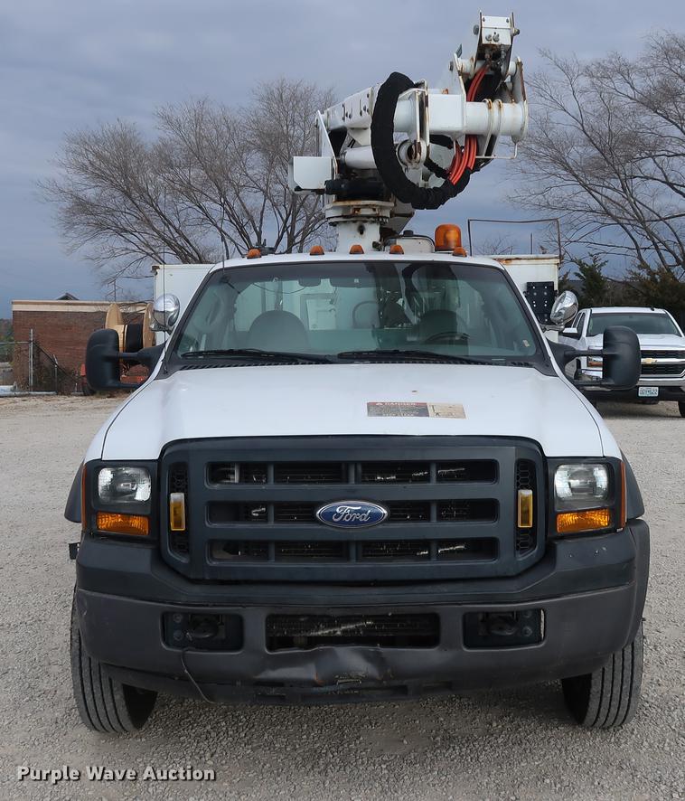 image for item DA6558 2006 Ford F550 bucket truck