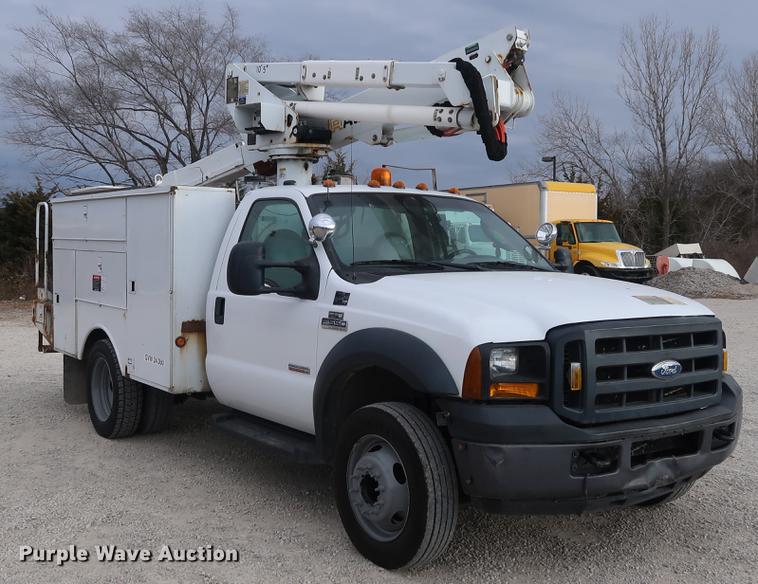 image for item DA6558 2006 Ford F550 bucket truck