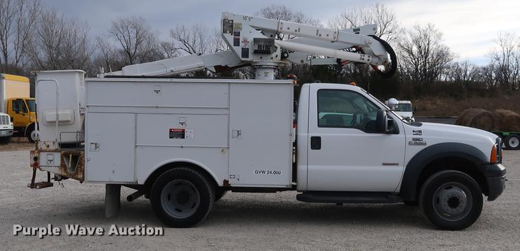 image for item DA6558 2006 Ford F550 bucket truck