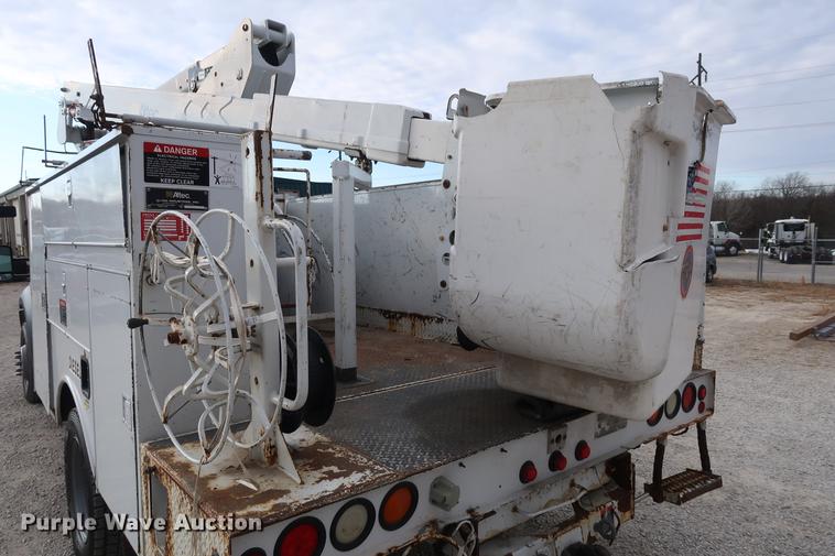 image for item DA6558 2006 Ford F550 bucket truck