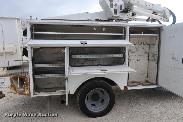 image for item DA6558 2006 Ford F550 bucket truck