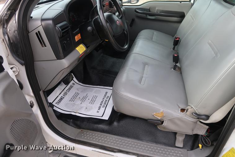 image for item DA6558 2006 Ford F550 bucket truck