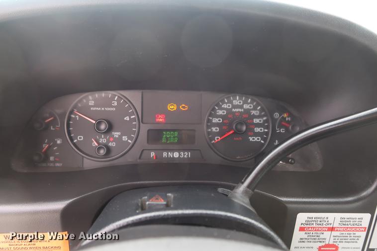 image for item DA6558 2006 Ford F550 bucket truck