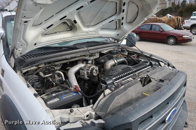 image for item DA6558 2006 Ford F550 bucket truck