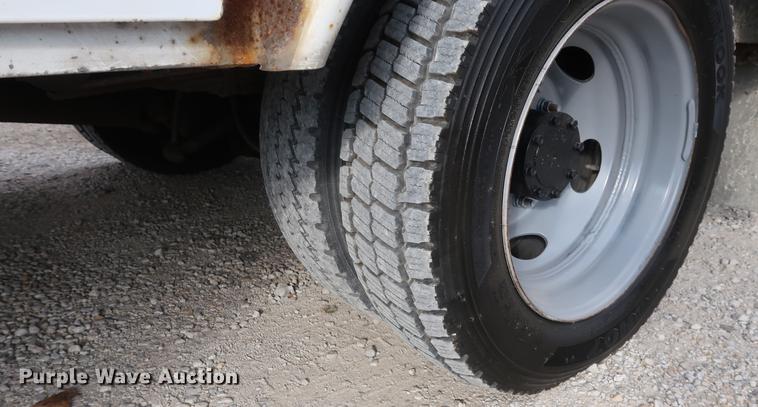 image for item DA6558 2006 Ford F550 bucket truck