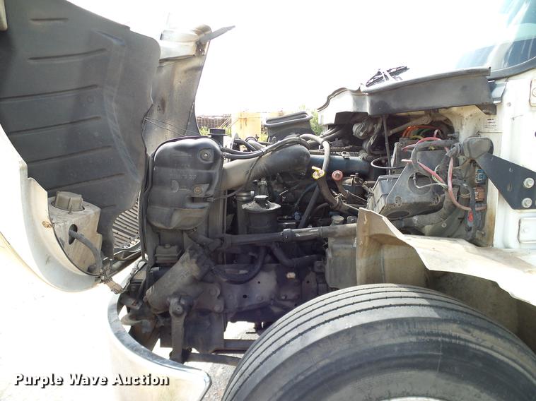 image for item DA6901 2005 International DuraStar 4300 box truck