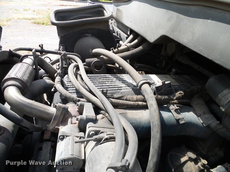 image for item DA6901 2005 International DuraStar 4300 box truck