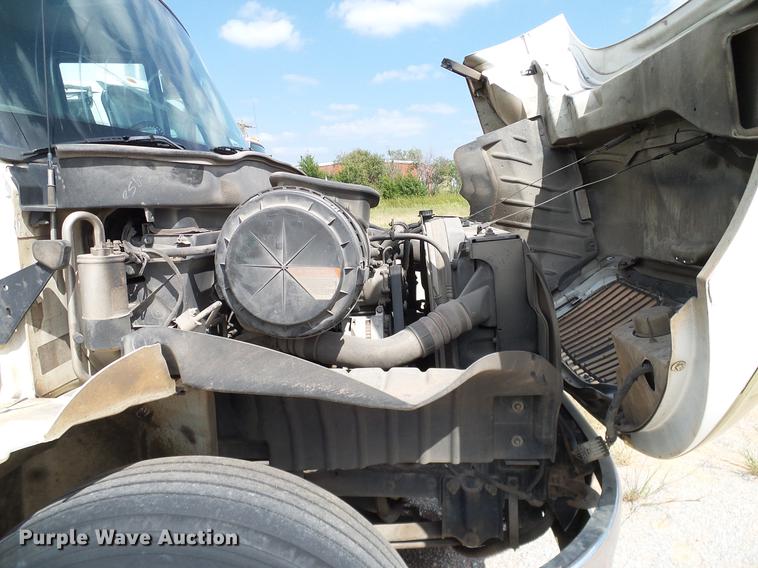 image for item DA6901 2005 International DuraStar 4300 box truck