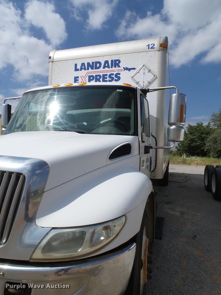 image for item DA6901 2005 International DuraStar 4300 box truck