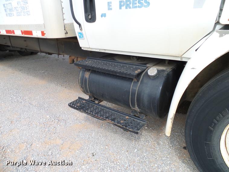 image for item DA6901 2005 International DuraStar 4300 box truck