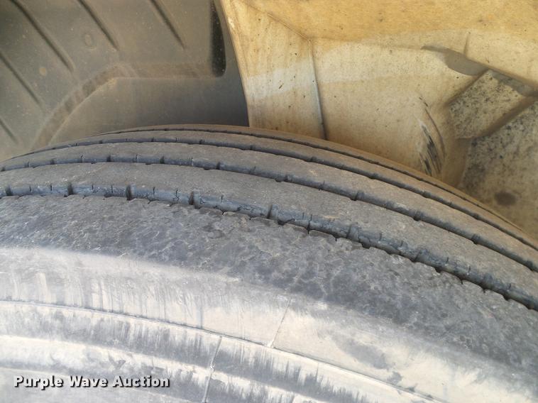 image for item DA6901 2005 International DuraStar 4300 box truck