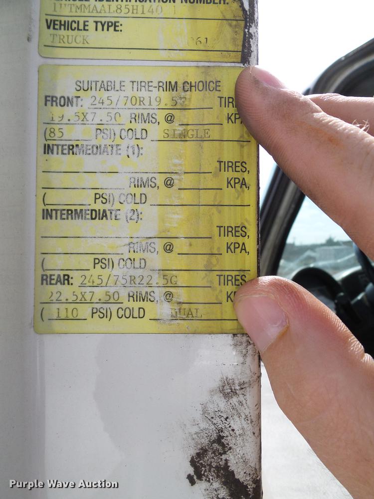 image for item DA6901 2005 International DuraStar 4300 box truck