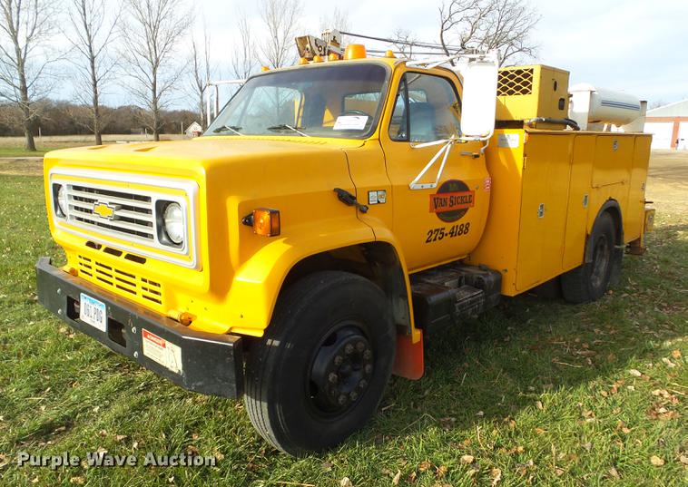 1989 Chevrolet 60 service truck with crane in Boone, IA | Item DA7012