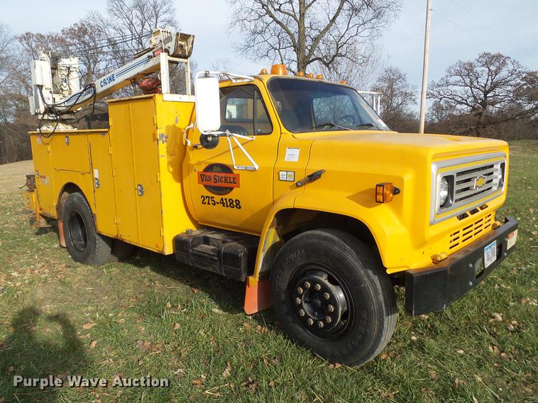 image for item DA7012 1989 Chevrolet 60 service truck with crane