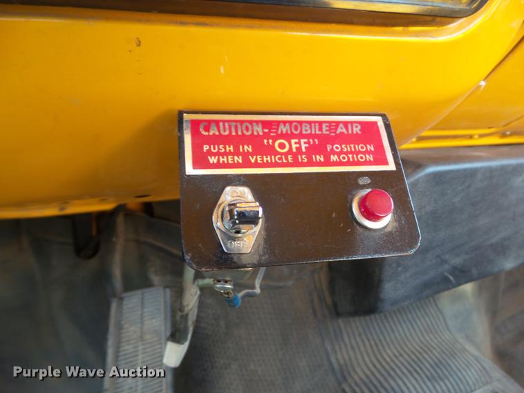 image for item DA7012 1989 Chevrolet 60 service truck with crane