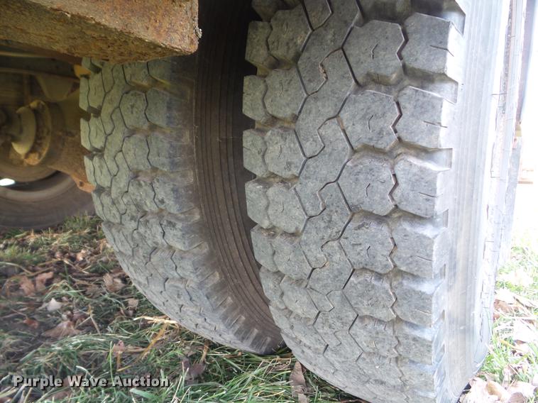 image for item DA7012 1989 Chevrolet 60 service truck with crane