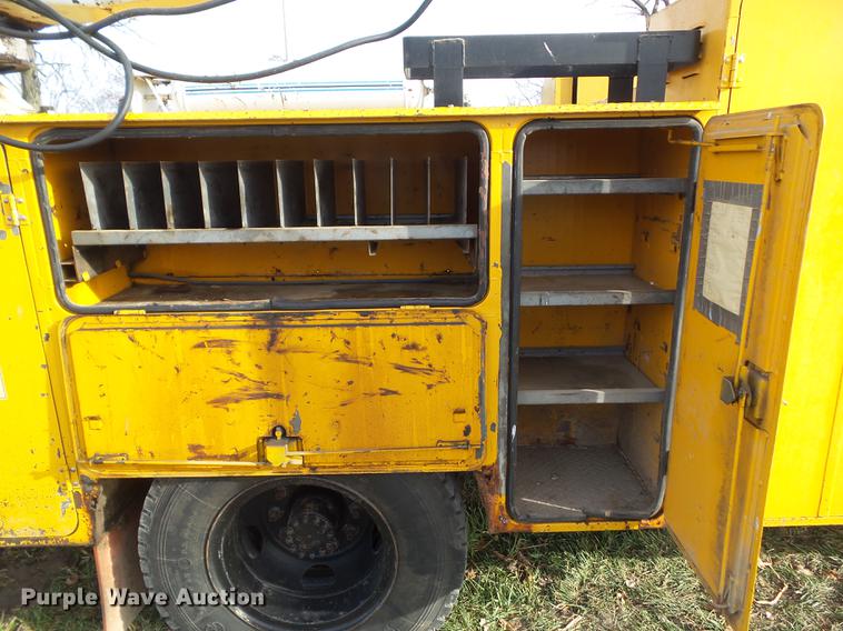 image for item DA7012 1989 Chevrolet 60 service truck with crane