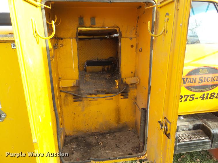 image for item DA7012 1989 Chevrolet 60 service truck with crane