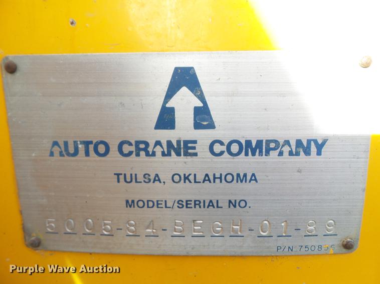 image for item DA7012 1989 Chevrolet 60 service truck with crane